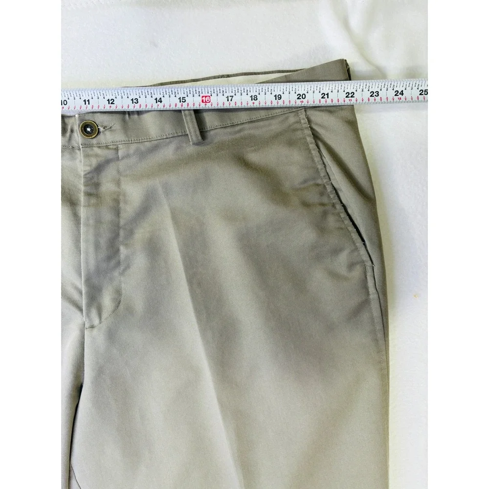 Dockers Mens Relaxed Fit Flat Front Chino Pants Khaki Tan W44 L32 Tencel Blend